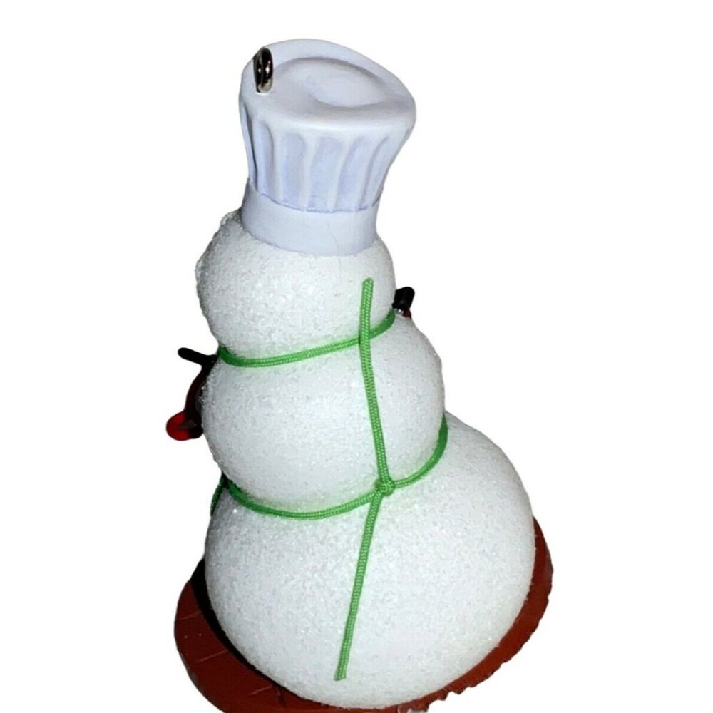 2008 Hallmark Keepsake Ornament Grillin and Chillin  Snowman on Coldman Grill - Picture 3 of 8